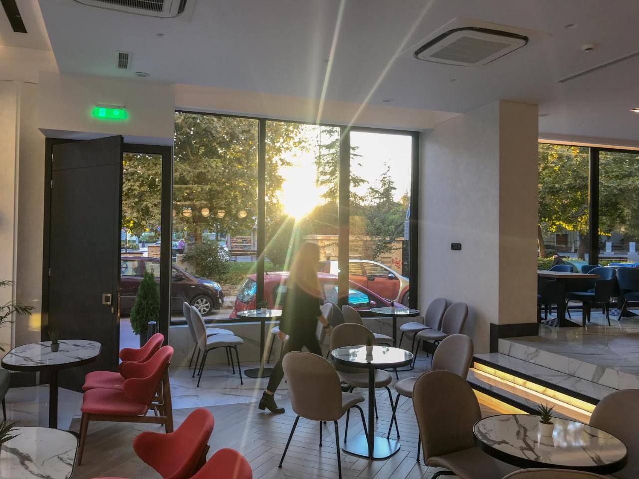 Hotel Park 라리사 외부 사진